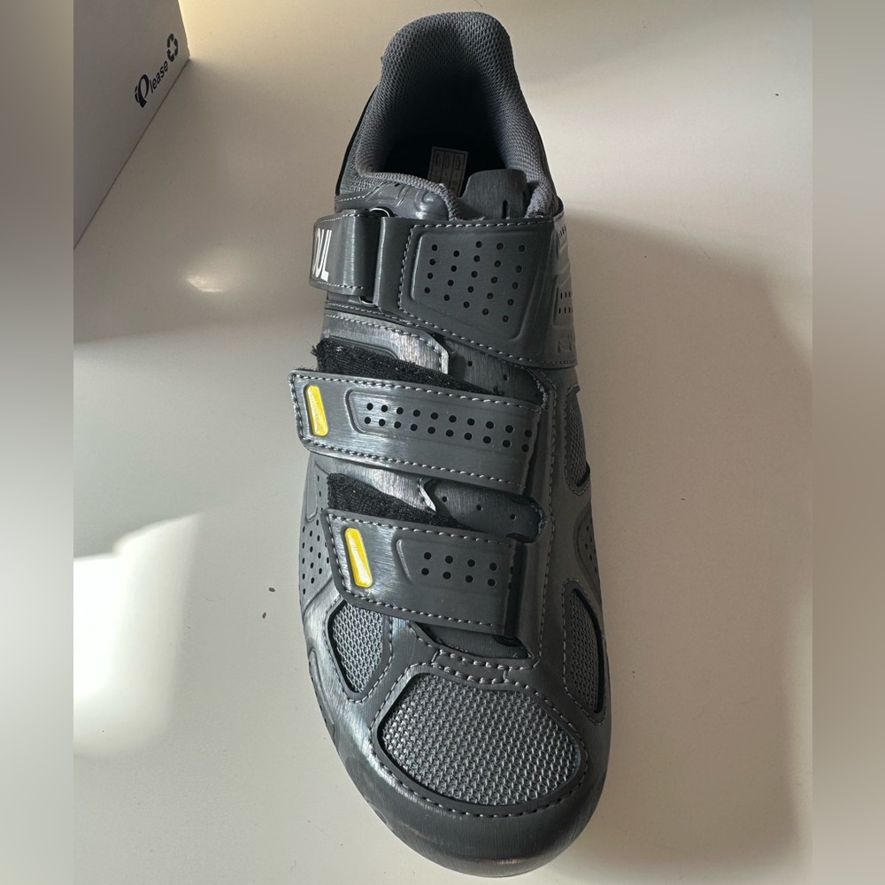 NEVER WORN Soul cycle clip in shoes